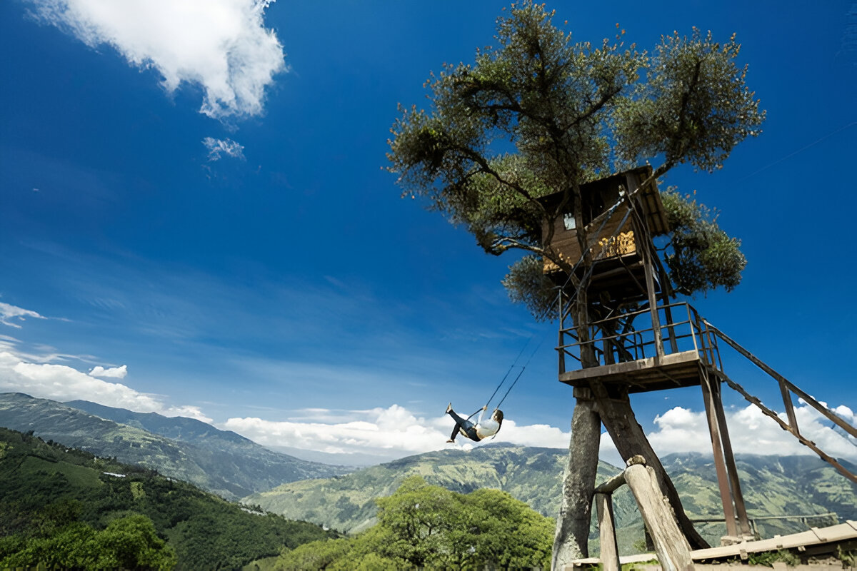 Sleep in a Treehouse: The Ultimate Experience in Elevated Lodging